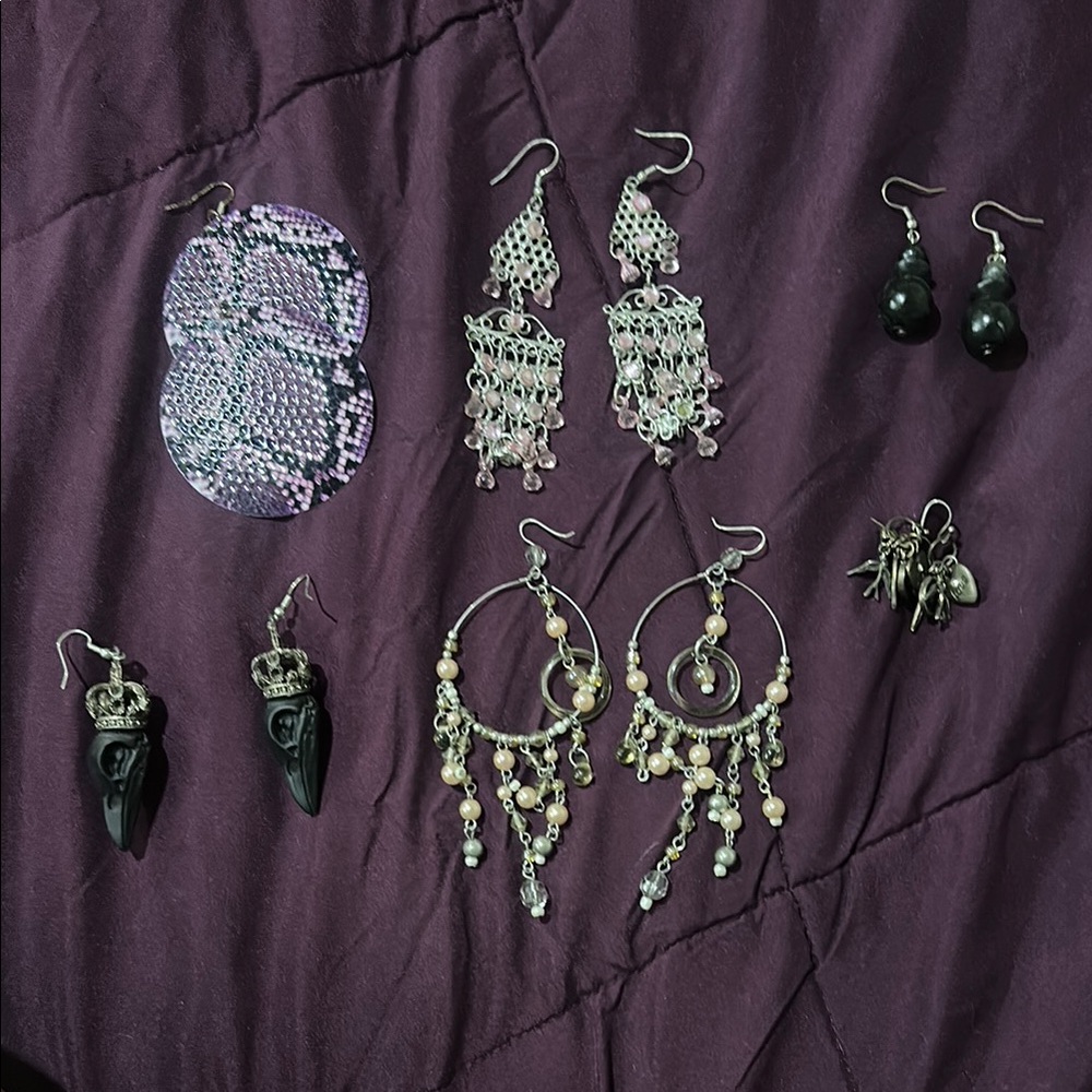 Elegant Silver and Black Women's Earrings Set